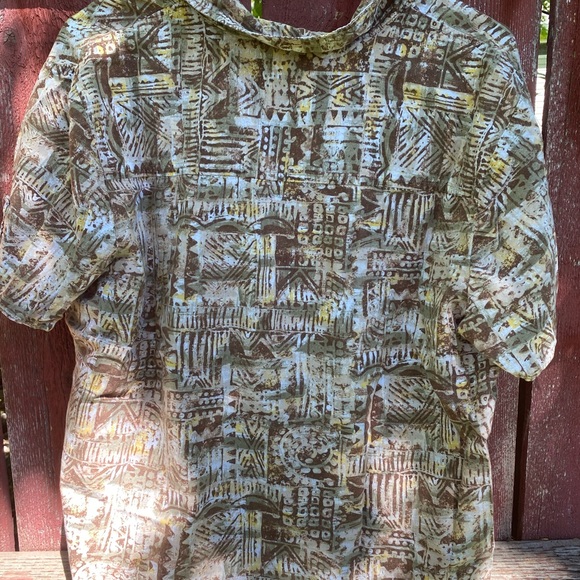 button up - Picture 2 of 3